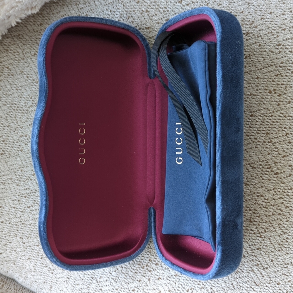 Gucci Sunglasses - Picture 4 of 5
